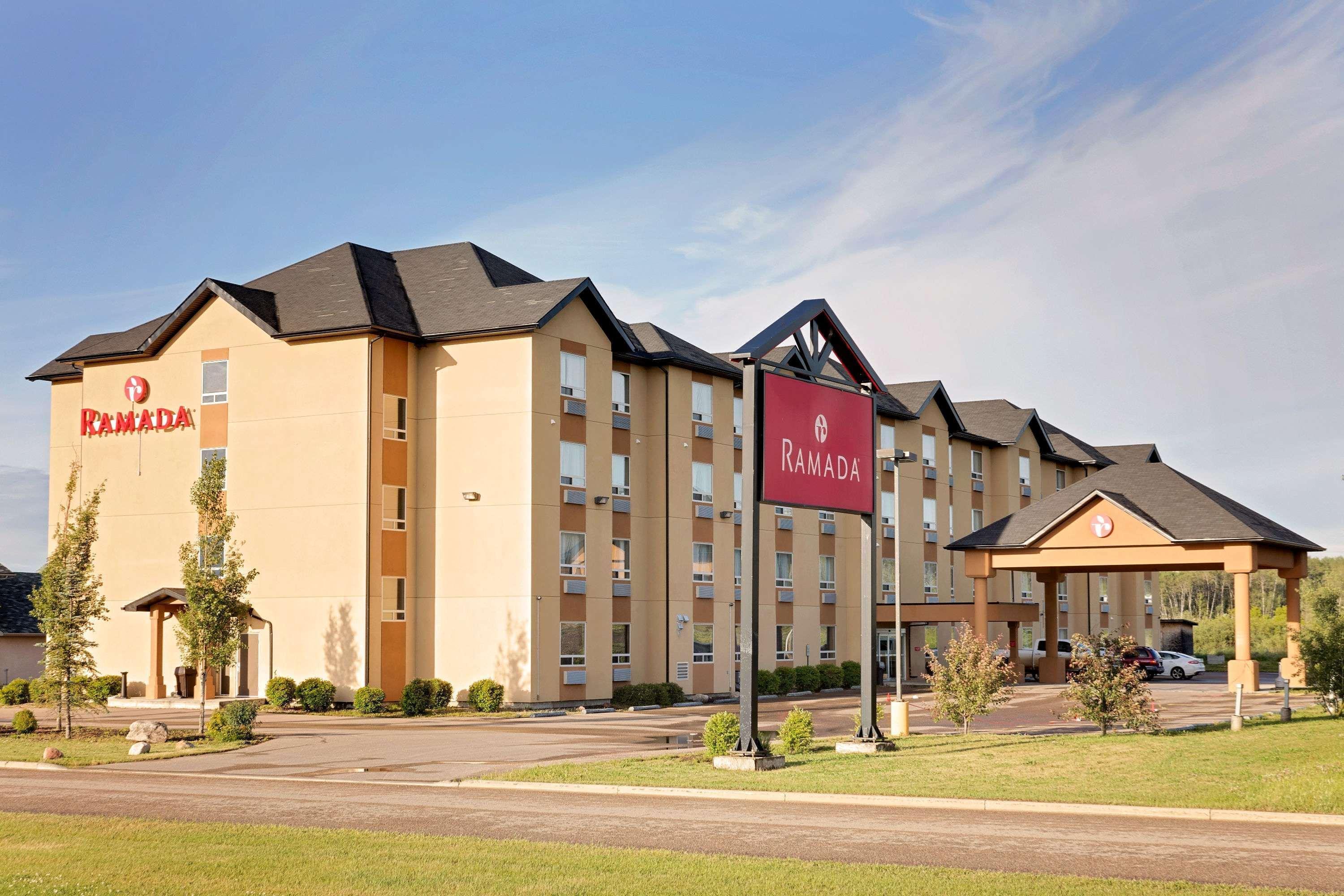 Ramada By Wyndham Cold Lake Luaran gambar
