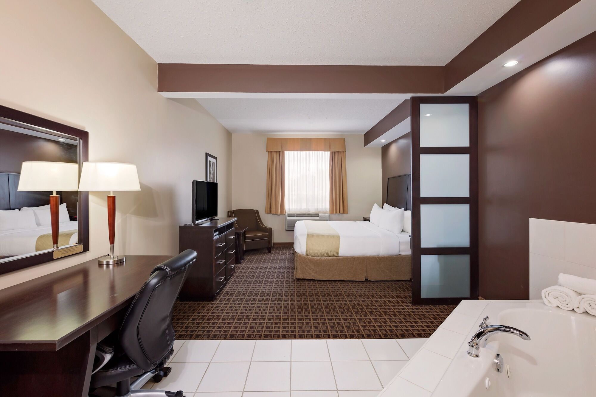 Ramada By Wyndham Cold Lake Luaran gambar